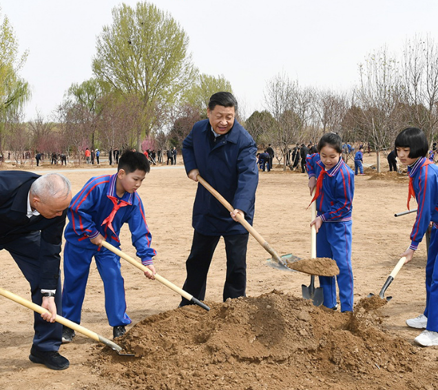 習(xí)近平同人民一起勞動(dòng)